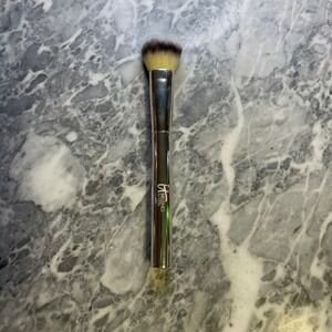 New It Cosmetics Airbrush Foundation Brush
